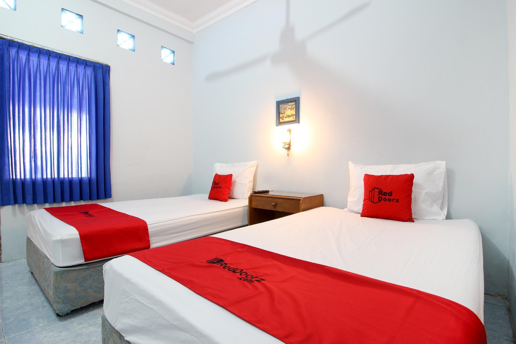Reddoorz Syariah At Jalan Menteri Supeno Hotel Yogyakarta Ngoại thất bức ảnh