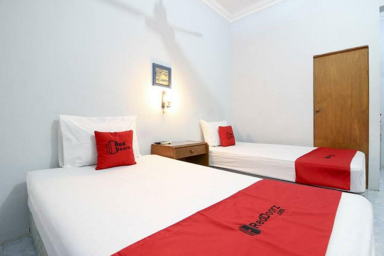 Reddoorz Syariah At Jalan Menteri Supeno Hotel Yogyakarta Ngoại thất bức ảnh