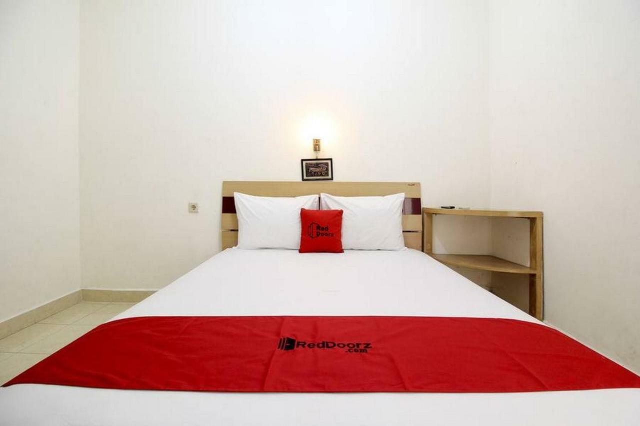 Reddoorz Syariah At Jalan Menteri Supeno Hotel Yogyakarta Ngoại thất bức ảnh